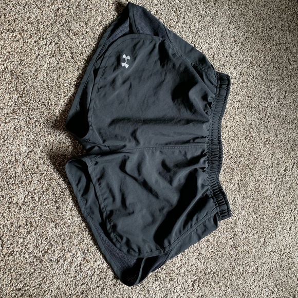 Women’s UA shorts - Picture 1 of 1